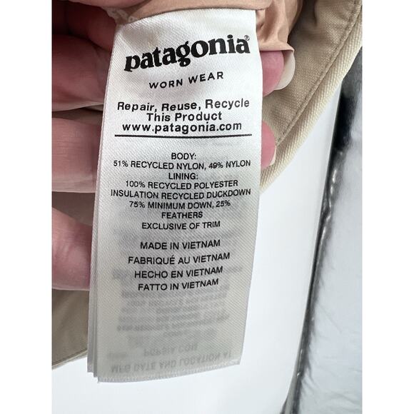 Patagonia Bivy Hooded Vest Cream/Pink Women’s Size Large Duck Down Warm Outdoors - Picture 6 of 12
